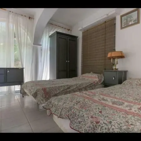 Private With Pool, 3 Bedrooms, 2 Bathrooms, Jacuzzi, Garage 2 Cars, Close Beach, Bbq *