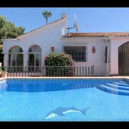 Private With Pool, 3 Bedrooms, 2 Bathrooms, Jacuzzi, Garage 2 Cars, Close Beach, Bbq *