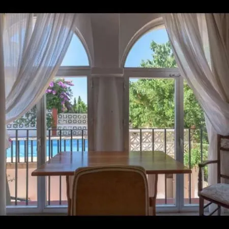 Private With Pool, 3 Bedrooms, 2 Bathrooms, Jacuzzi, Garage 2 Cars, Close Beach, Bbq